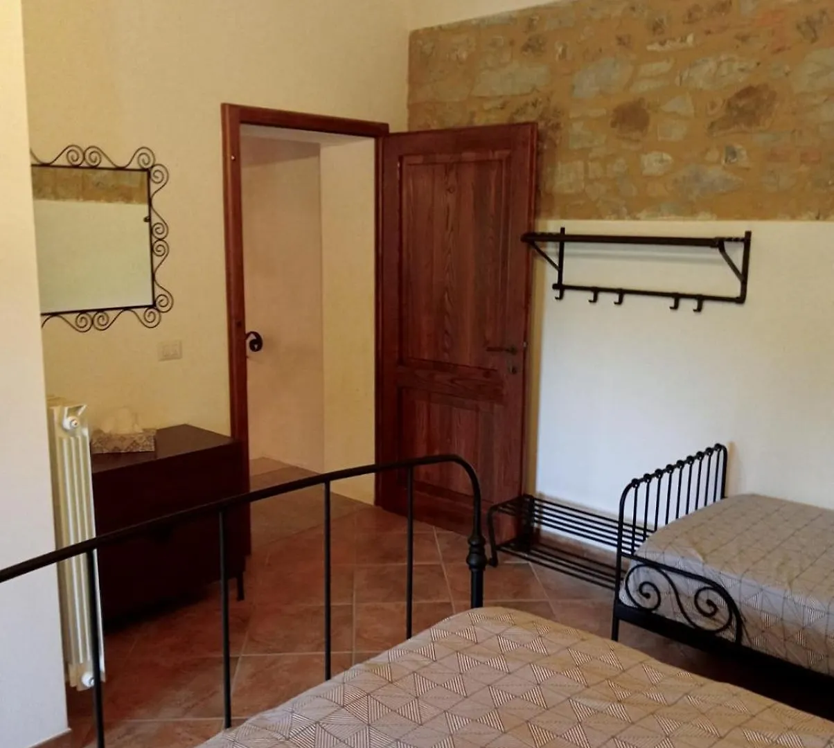 Guest house Podere Santa Benedetta Camera Ribolla